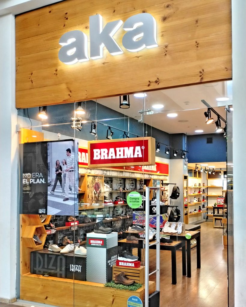 Fachada de Aka