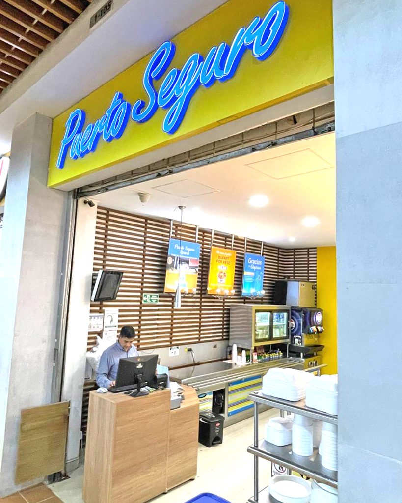 Fachada de Puerto Seguro